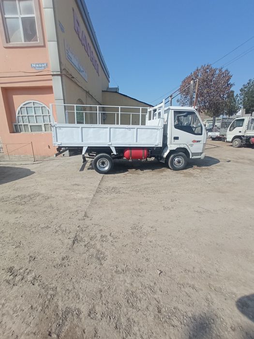 JBC yuk mashina sotiladi