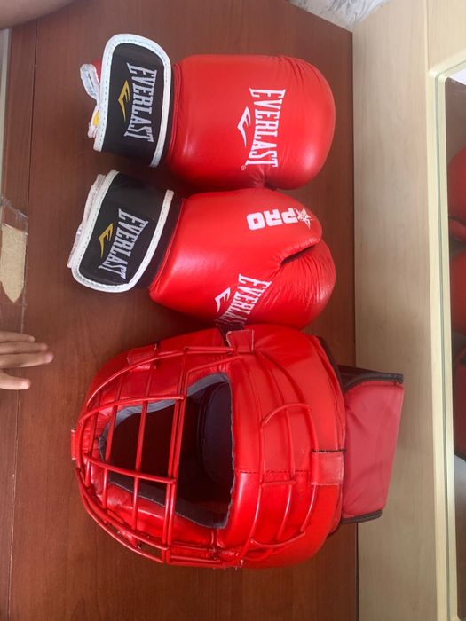 Для бокса перчатки и шлем