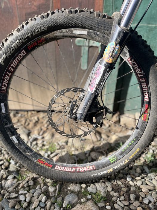 Vand ce se vede in poze