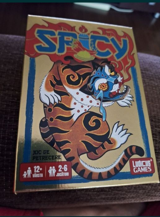 Vand pachet puzzle si jocuri/jocuri