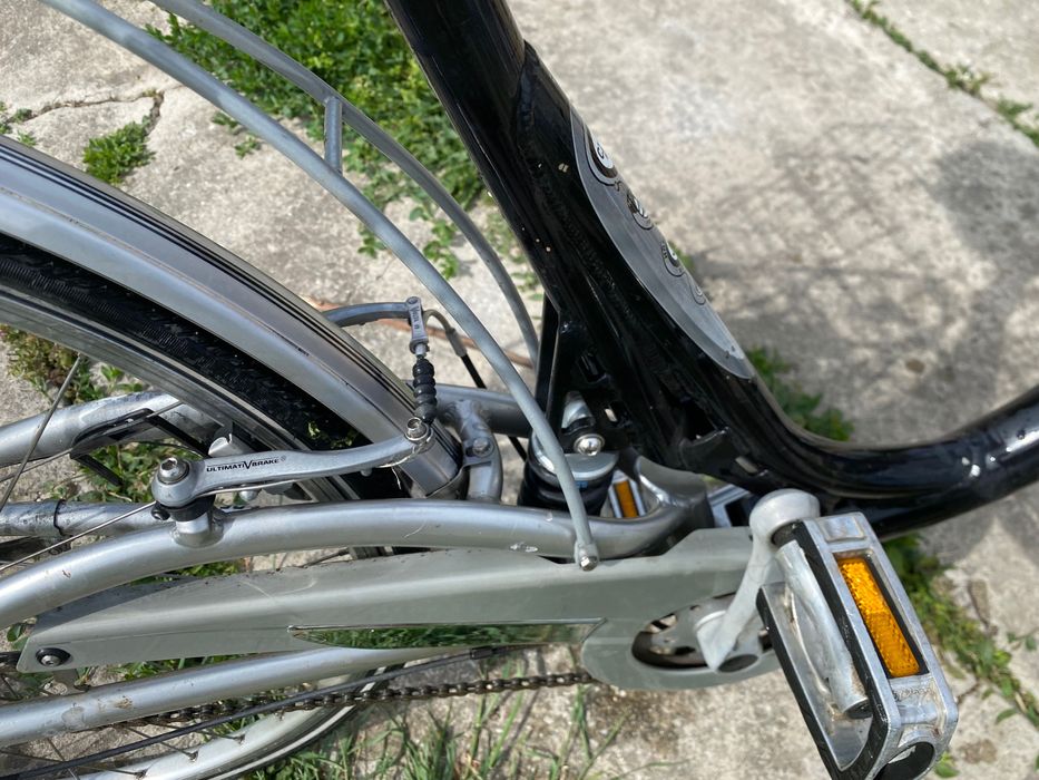Bicicletă damă Hercules 28” City Bike cu suspensie și coș