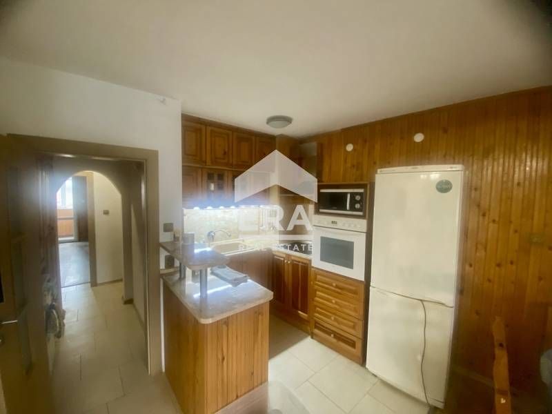 Тристаен апартамент на ул. Борисова