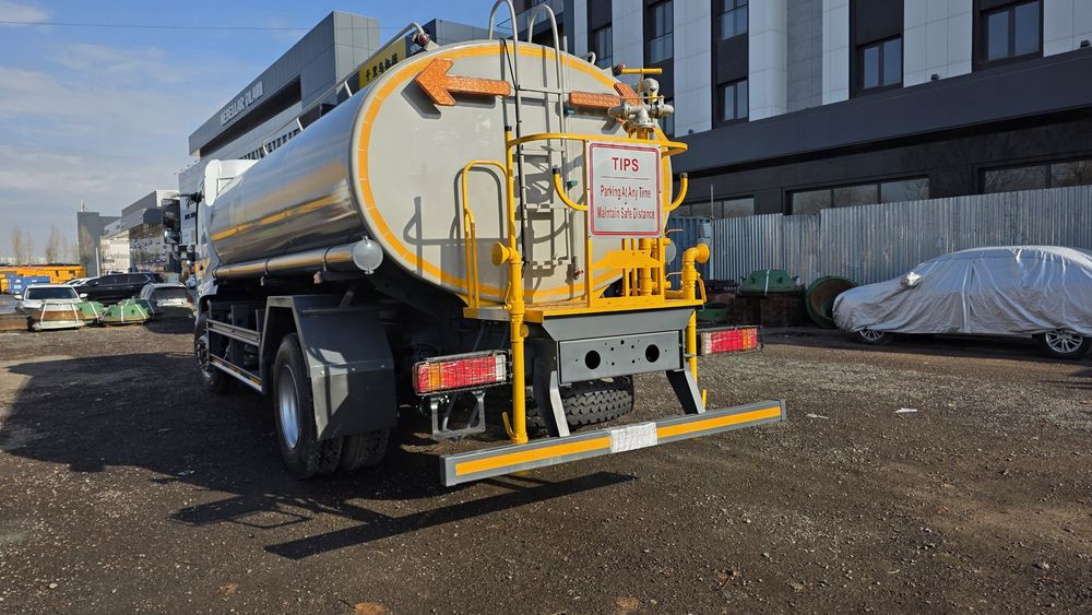 Наличий 15куб Водавоз (поливомоечная машина)