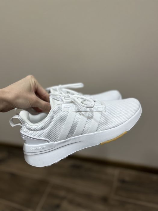 Дамски обувки adidas