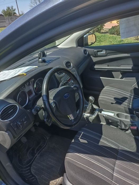 Vînd Ford focus 2 motorină