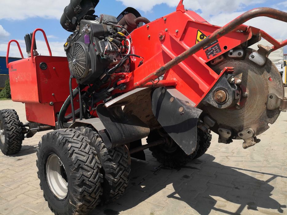 Închiriem freze de cioate și buturugi Laski , Vermeer