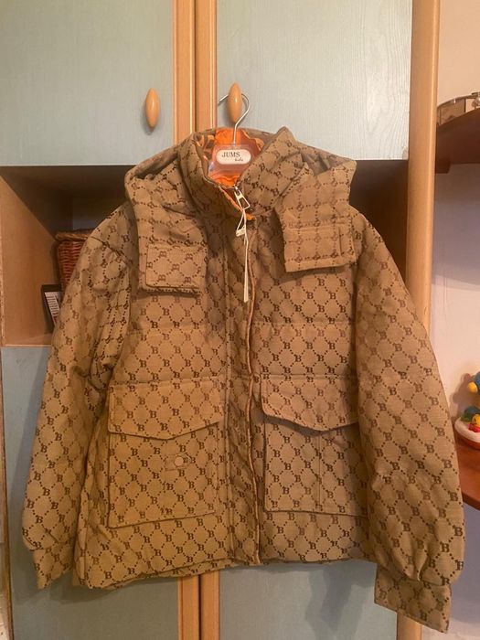 Куртка новая. Размер 48.