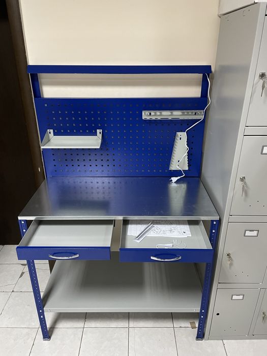 Продам верстак слесарный