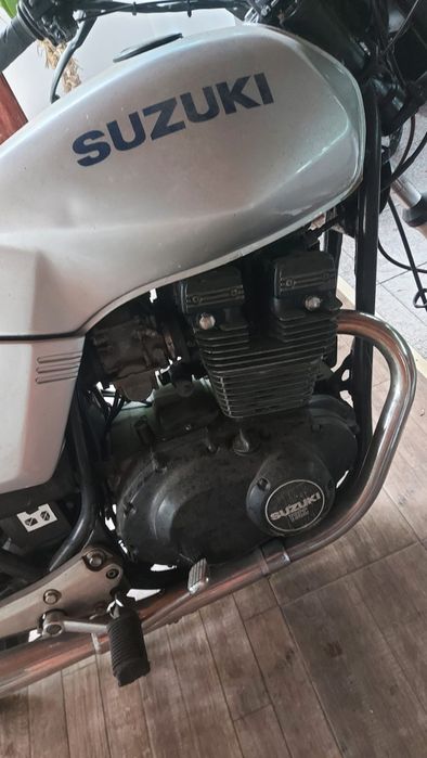 Vand motocicleta Suzuki