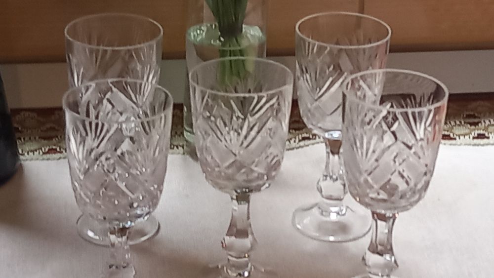 Vand set 5 pahare cristal masiv Bohemia noi nefolosite cu picior