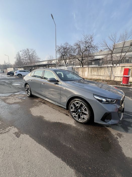 Bmw i 5  35 L   2024/12 полний фулл