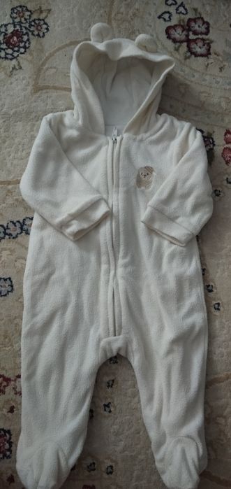 Продам комбинезоны на малыша
