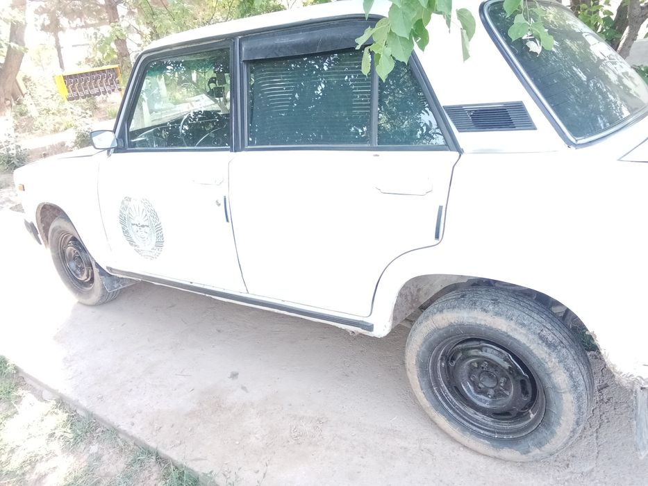Vaz 2107 sotiladi