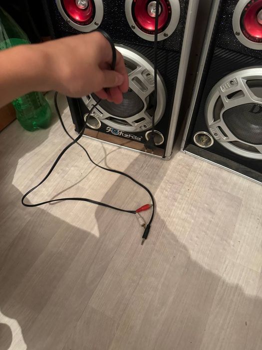 Две колонки с антеной