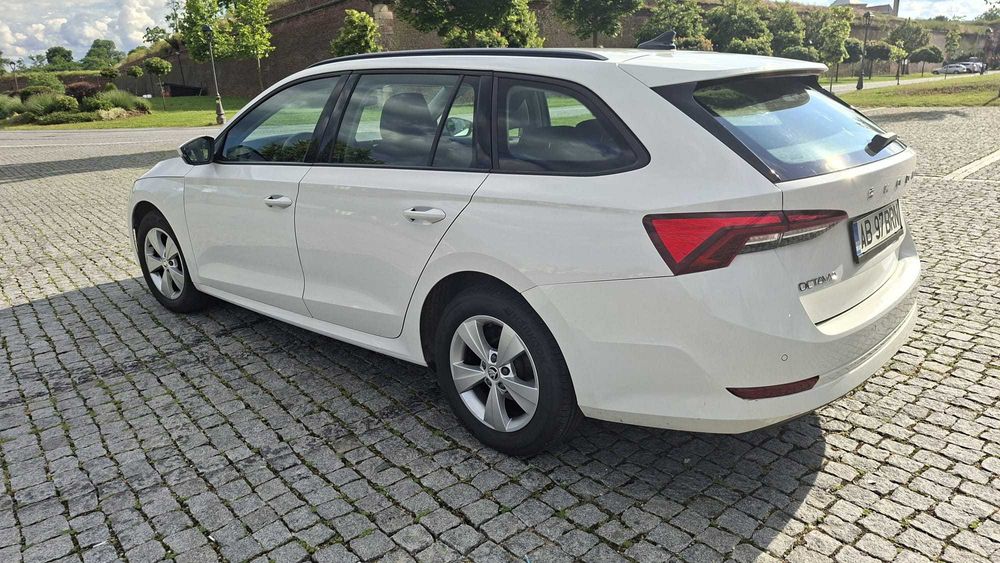 SKODA Octavia 2022 — imagine 4