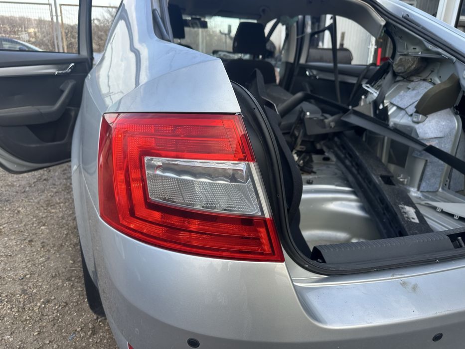 Стоп ляв за Шкода Октавия 2013-2017 liftback