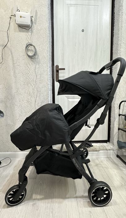 Продам прогулочную коляску