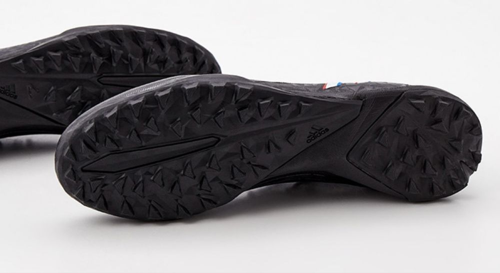 Бутсы adidas новые 39 размер