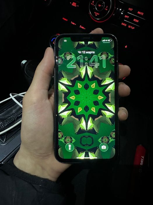 Iphone 11 128gb 81% akb