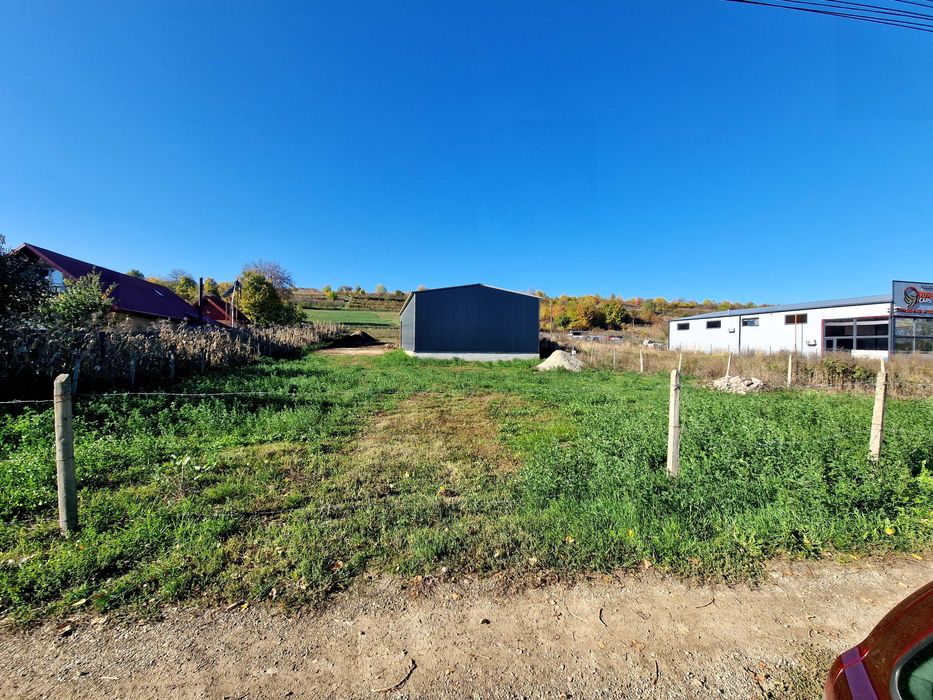 Teren cu hală de vanzare