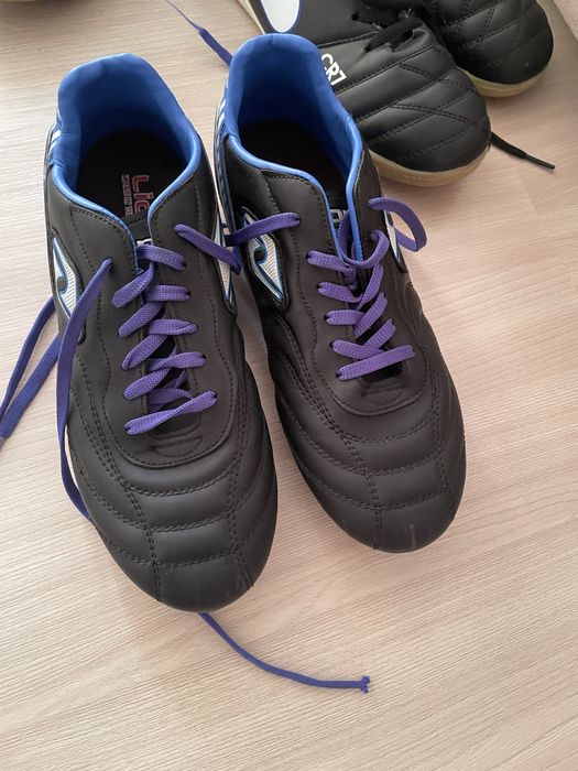 Продам бутсы футбольные