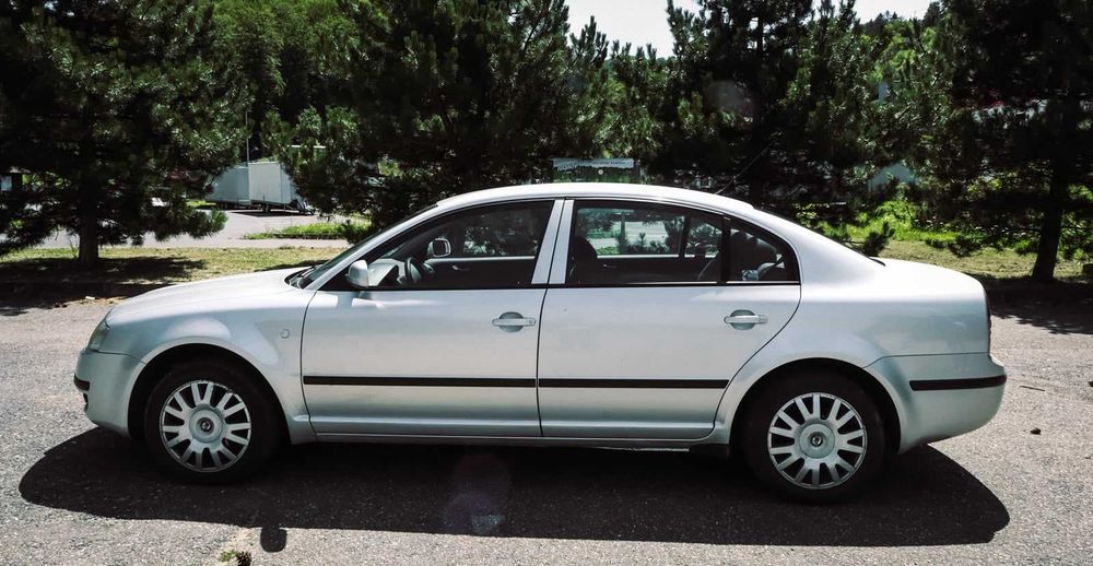 Vând Skoda Superb
