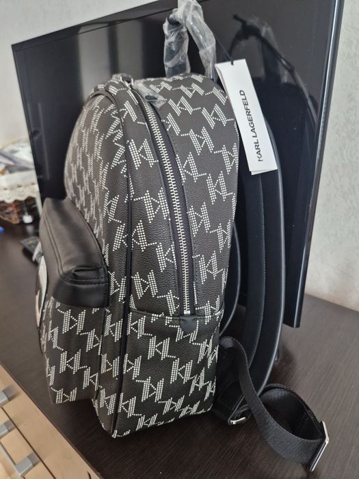 Karl Lagerfeld нова оригинална раница