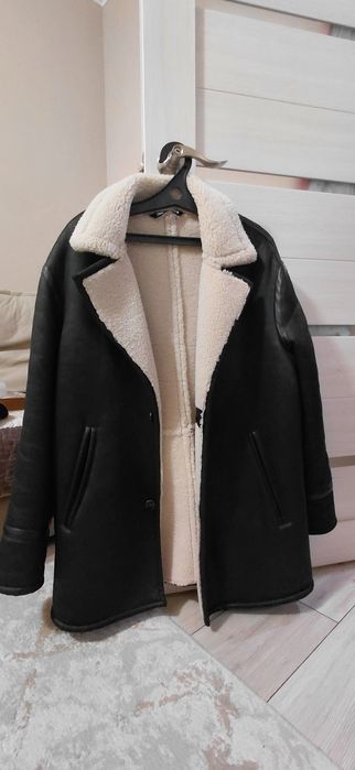 Черная дубленкка ZARA