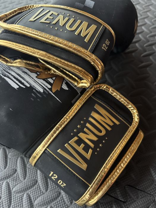 Боксови ръкавици Venum ,,Skull crusher” 12 oz.