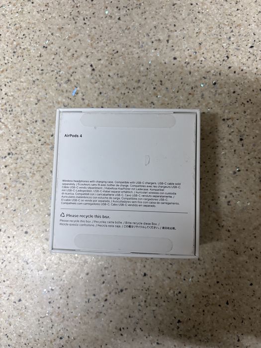 vand airpods 4 fara casca stanga