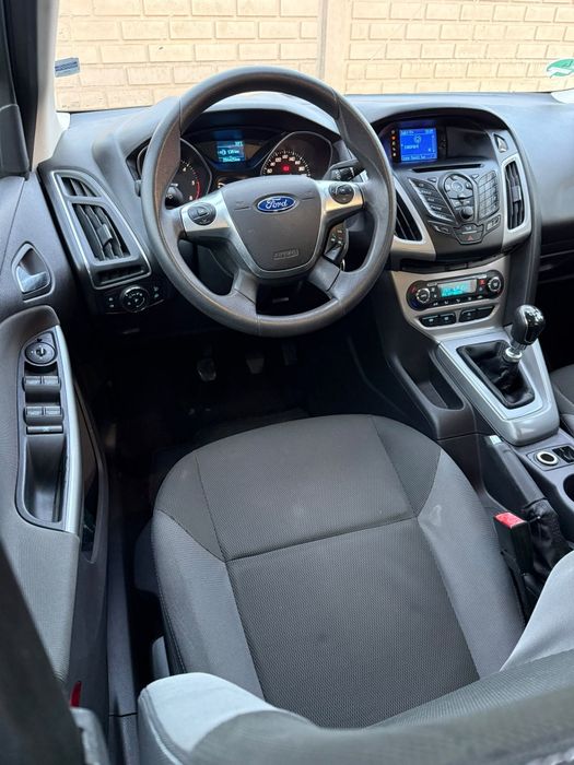 FORD Focus 2012 — imagine 5