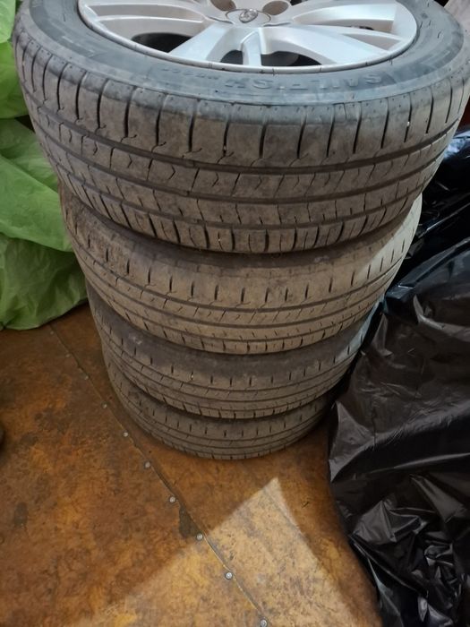 Продам колеса в сборе с летней резиной.