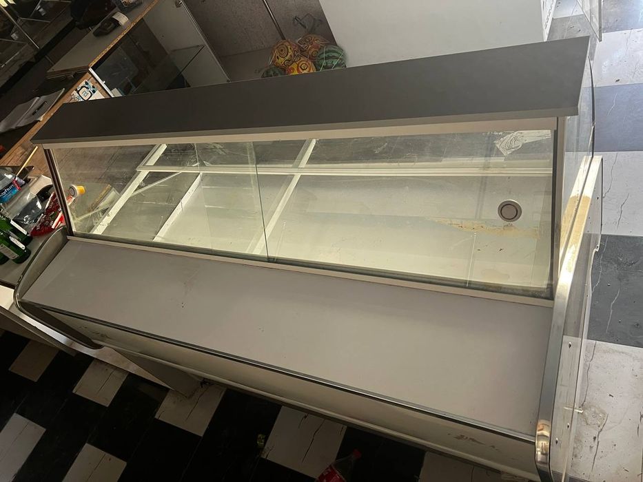 Vitrena xaladilnik Va marazilnik