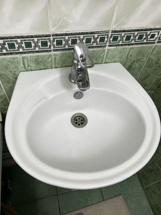 Раковина с пьедесталом