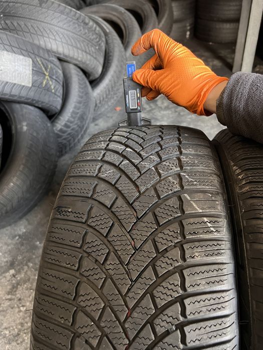 2 anvelope iarna 225/50/17 , Bridgestone , DOT 2023 !