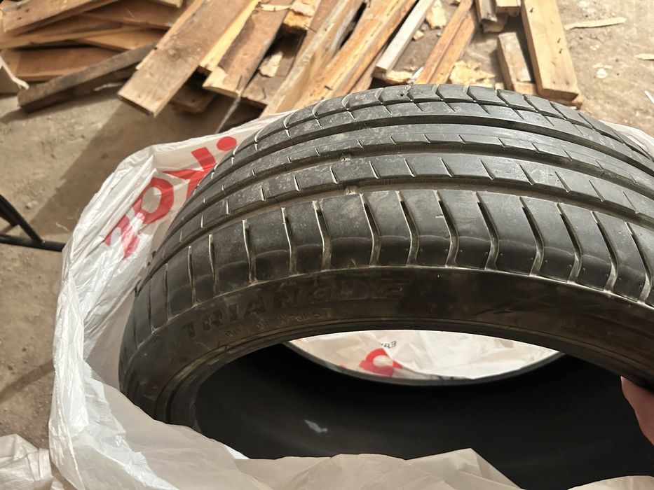 Шины 235/40/R19.