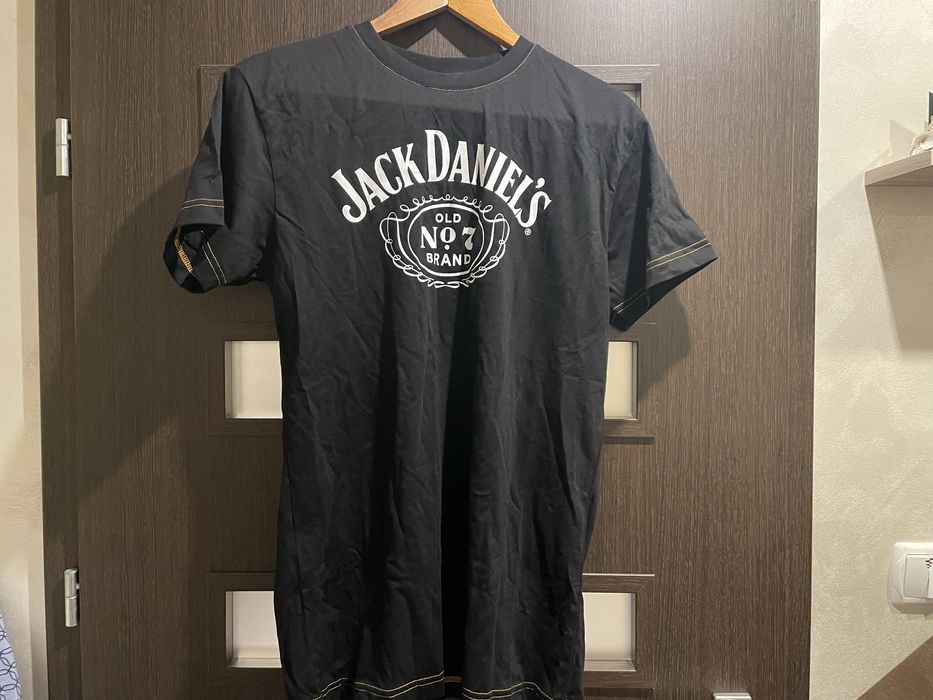 Фланелки,карти за игра и шапки с козирка на Jack Daniel’s