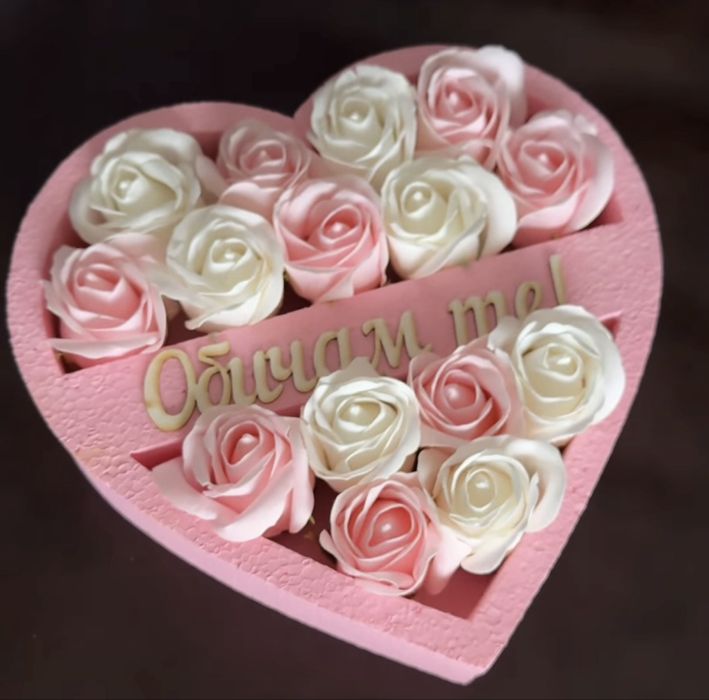 Букет с рози за Св.Валенти 8-ми март