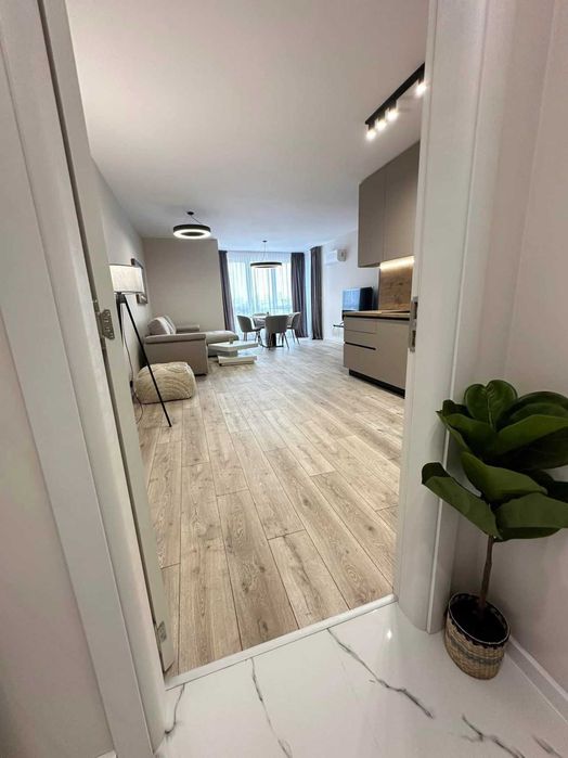 Продава се Тристаен апартамент в Пловдив, Гагарин - 90 кв.м за 2112 €/кв.м - Снимка #1