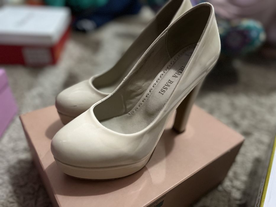 Продам  туфли лабутены