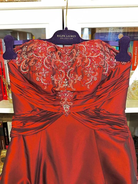 Rochie de seară stil prințesă