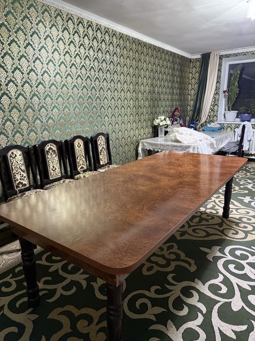 Продам гостиный стол