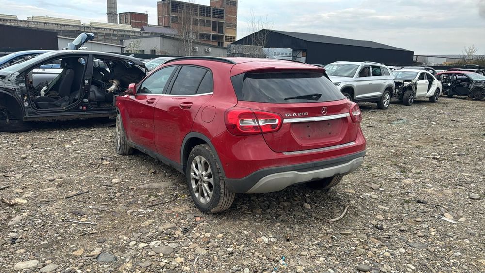 Dezmembrez Mercedes GLA X156
