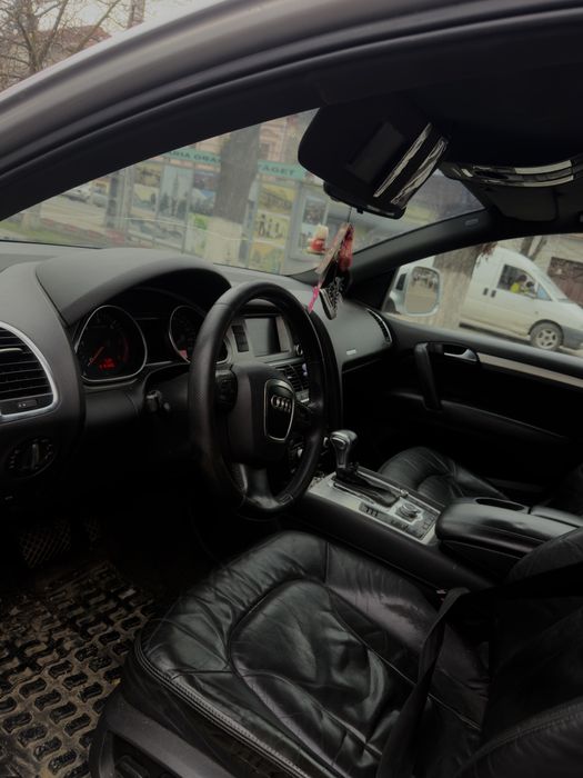 Audi Q7 full panoramic