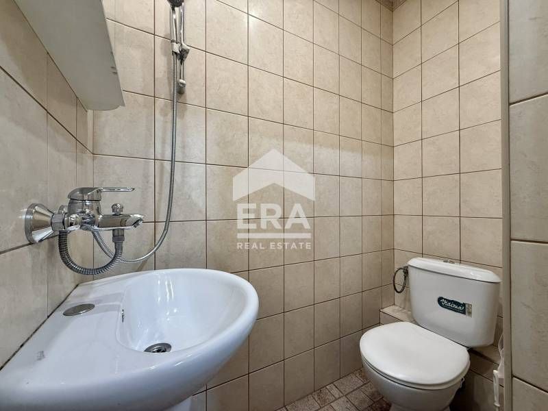 Представителен търговски обект в центъра на София