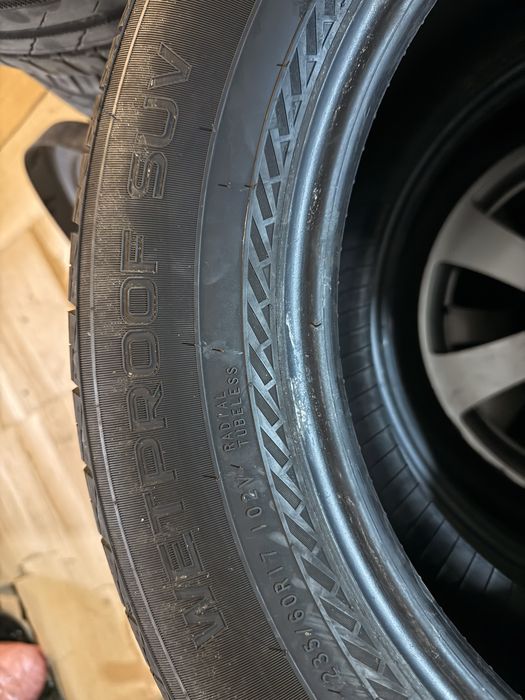 Продавам гуми за SUV