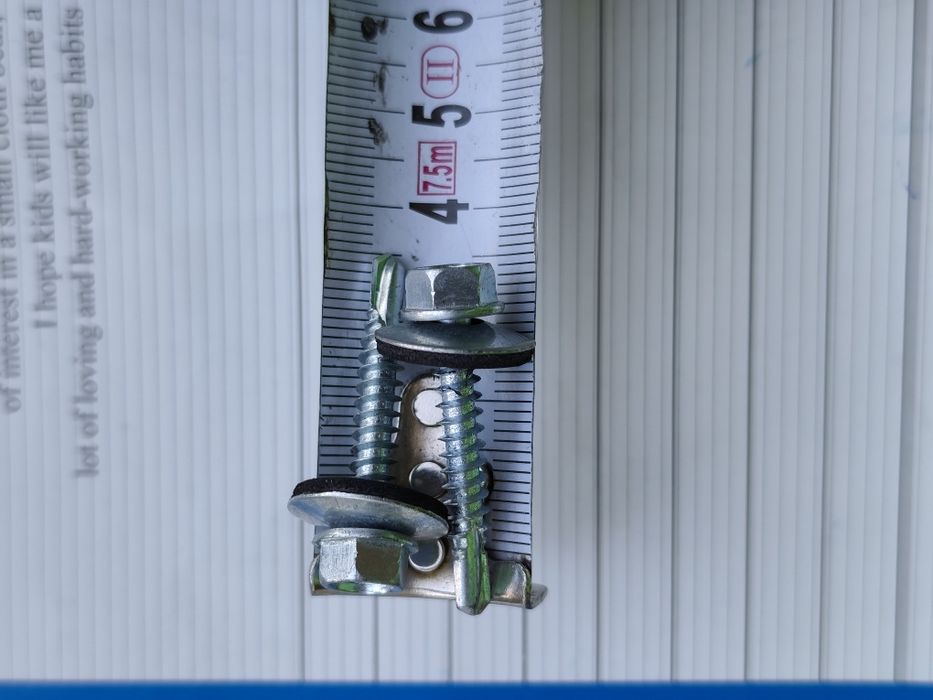 Продам саморезы кровельные