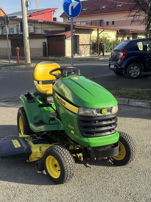 Tractoras de Tuns iarba John Deere X320 22HP Kawasaki