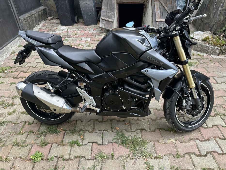 Suzuki gsr 750  2015 abs fata spate