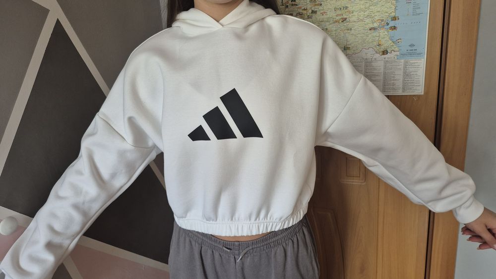 Суичър Adidas, размер М